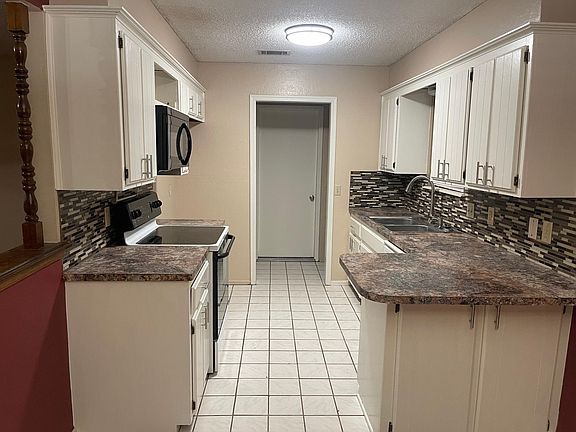 5th image of 2205 Leaf Dr