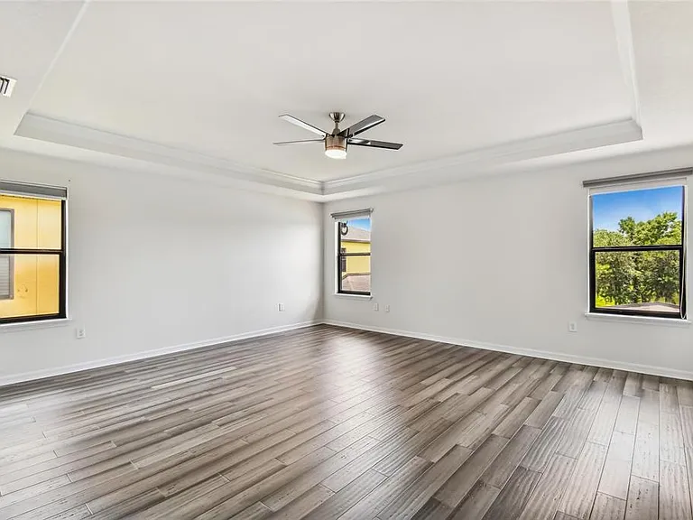 11027 Tahiti Isle Ln — Photo 16