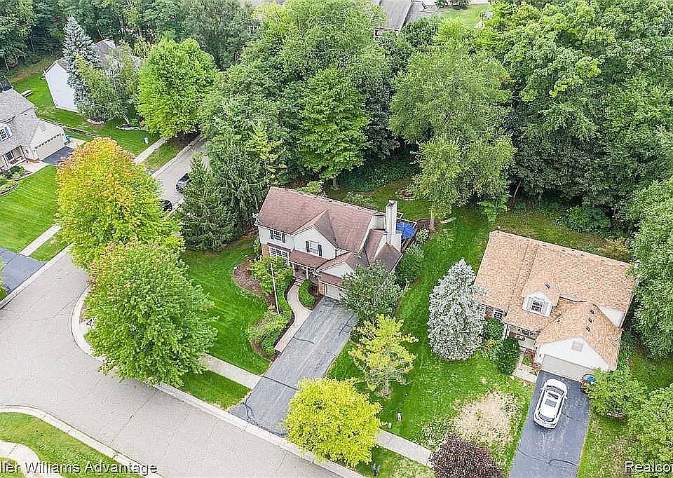 2nd image of 4505 Chadsworth St
