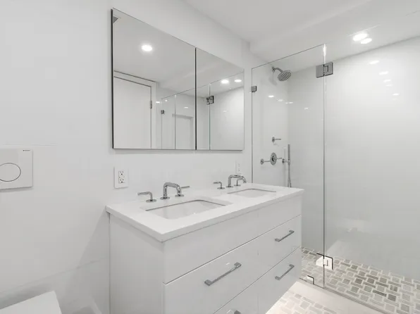 25 Central Park West 20G image 4 of 4