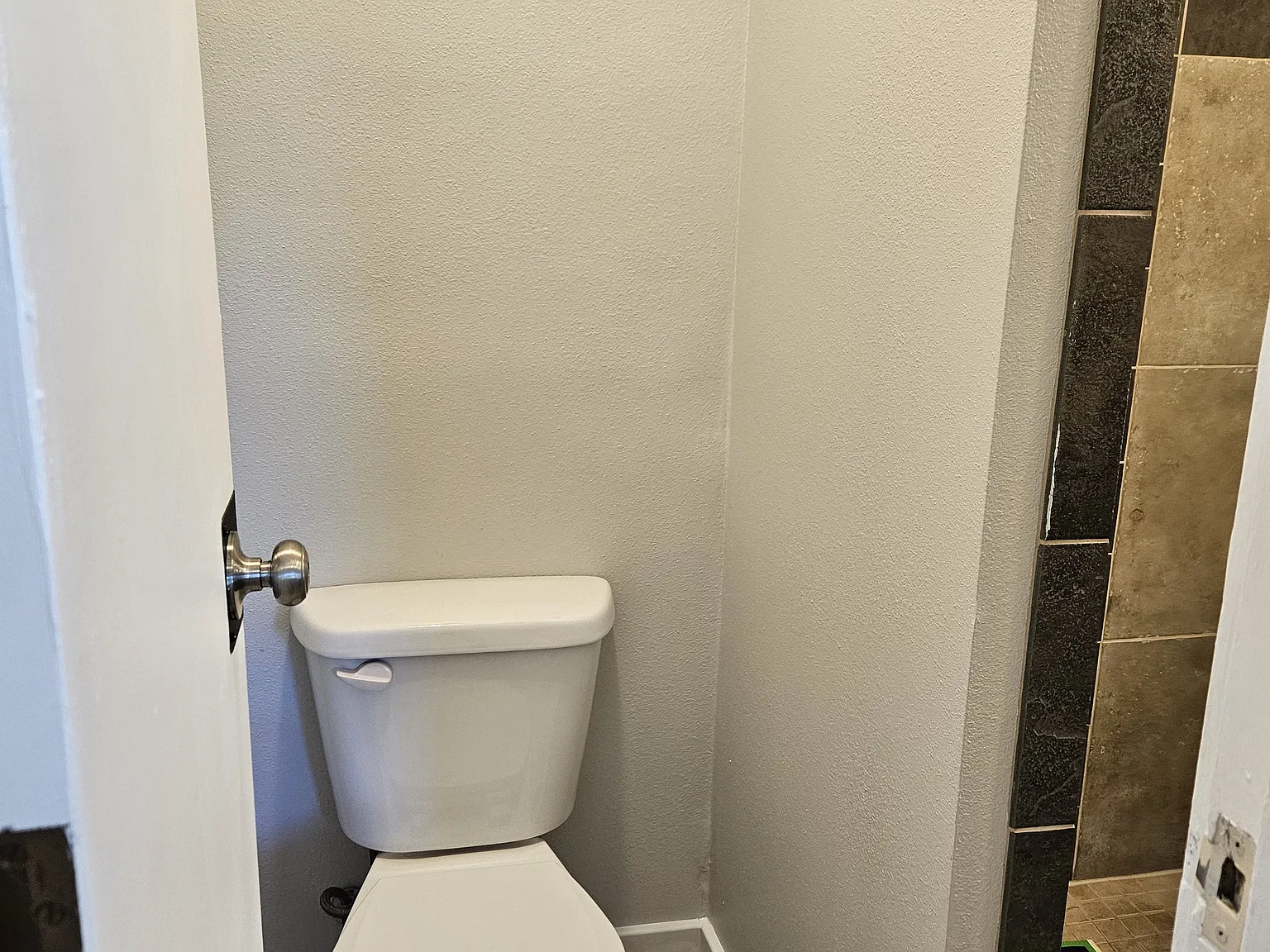 Studio, 252 sqft, $1,165 — Photo 2