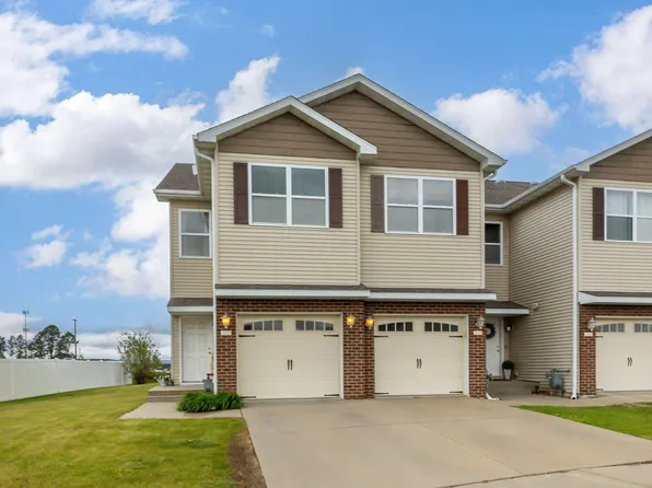 2621 Millstone Dr, Dubuque, IA 52002