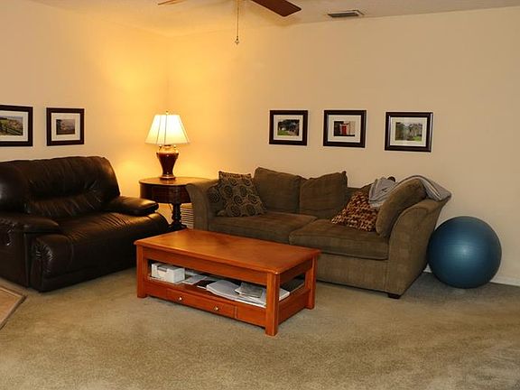 4th image of 1031 Manchester Cir