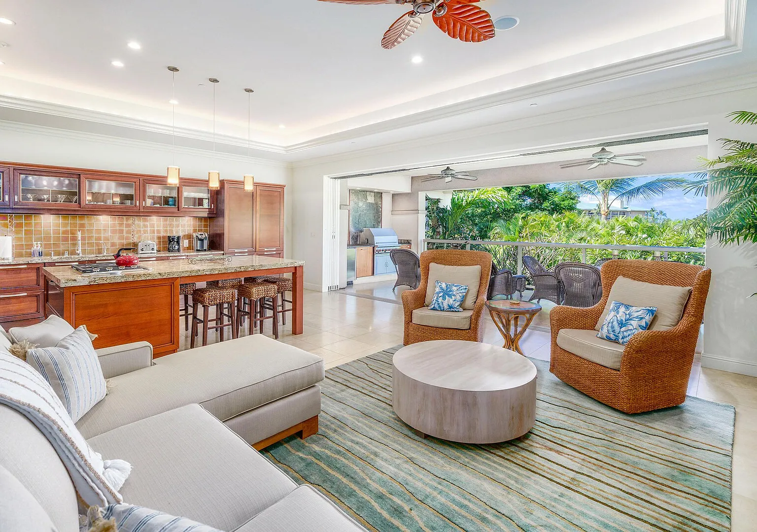 Luxurious Ho'olei 12-2, Lush View, Close to Pool, Sleeps 8 in beds, — Photo 2