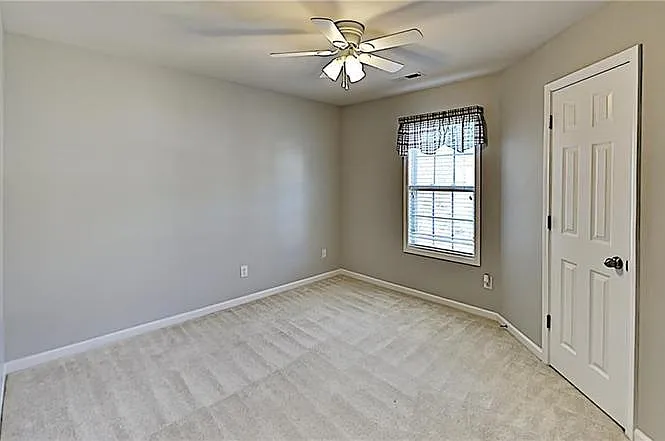 5990 Fox Point Cir — Photo 7