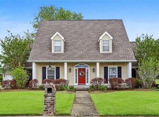 3840 Lake Lynn Dr, Gretna, LA 70056