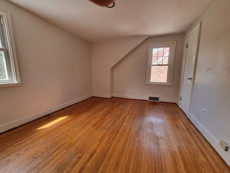 179 Amherstdale Rd — Photo 19