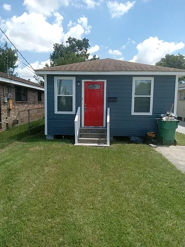 1027 Cohen St Photo 1