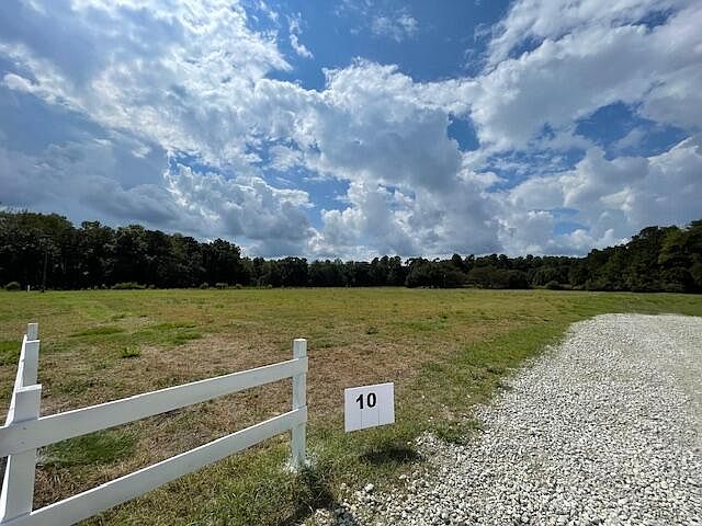 2nd image of 10 Austin Swamp Ln