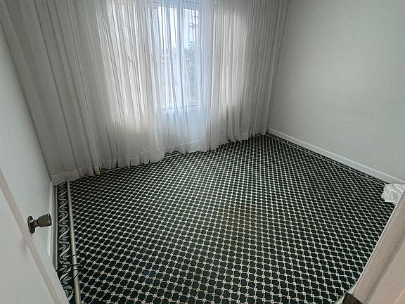 5th image of 324 Manor Dr
