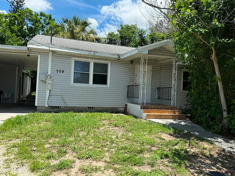 708 W Bell St — Photo 1