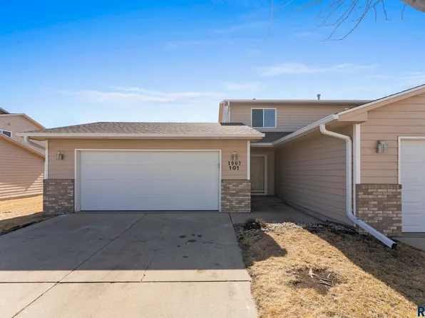 1907 S Sertoma Ave Unit 101, Sioux Falls, SD 57106