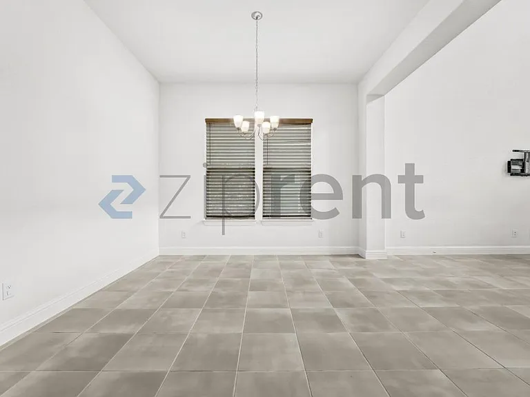 6405 Golden Bough Ln — Photo 11