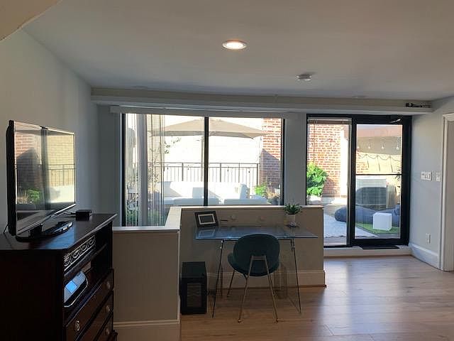 Master bedroom with desk for working from home Plus Roofdeck access