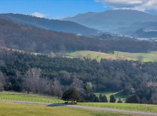 484 Mill Pointe Rd, Blacksburg, VA 24060