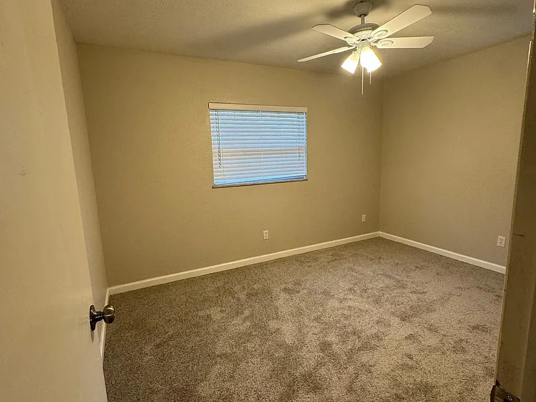 9601 Oak Ridge Ave — Photo 8