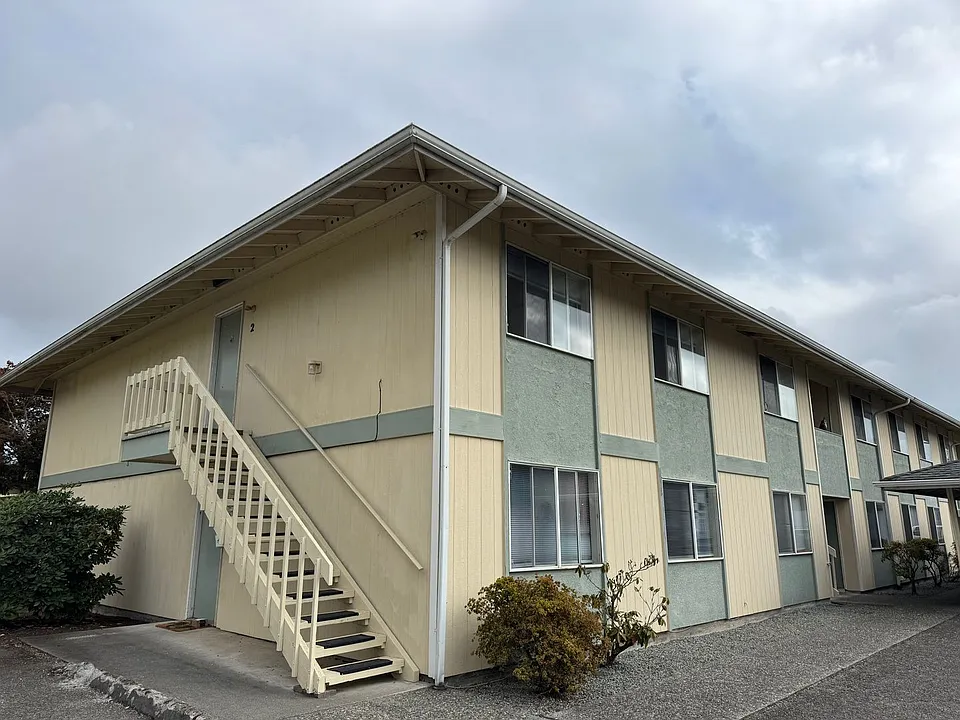 Vista Ridge - 210 N. 15th Street