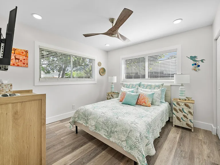 517 Gulf Rd — Photo 28