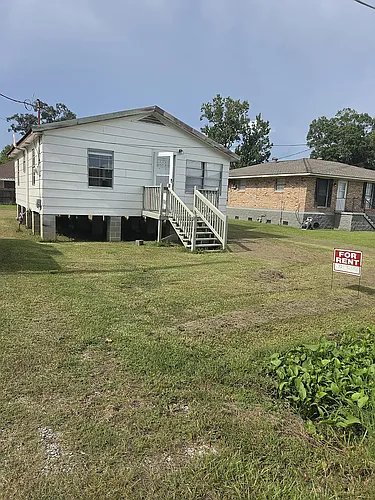44255 Clement St Photo 1