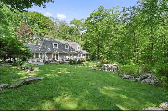 2nd image of 50 Judges Hollow Rd
