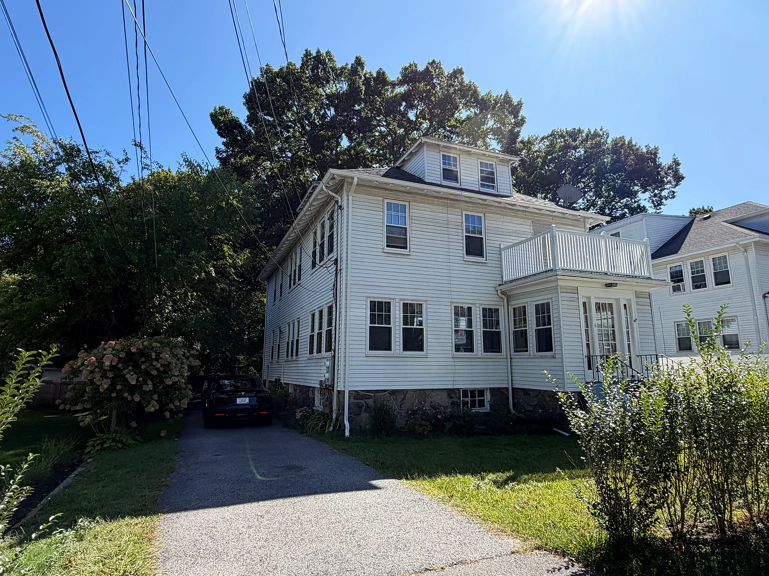 4 bed, 2000 sqft, $4,350 — Photo 1