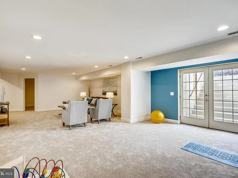 1205 Stevenage Ct — Photo 3