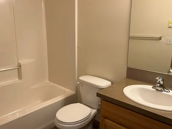 7715 N Crestline St #18 — Photo 16