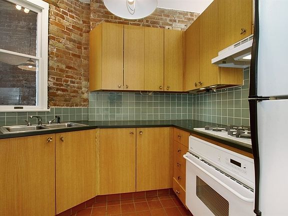 2nd image of 225 E 4th St APT 20