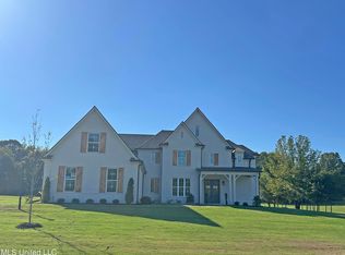 160 Cedar Crest Cv, Byhalia, MS 38611