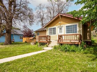 412 4th St, Melba, ID 83641