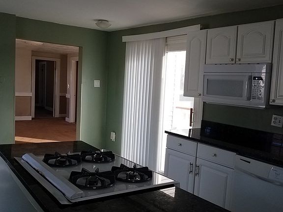 2nd image of 54 Spencer St Floor 3