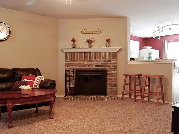 4th image of 2617 Lookout Dr