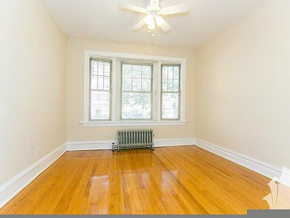 3rd image of 1603 W Berteau Ave #1615-2