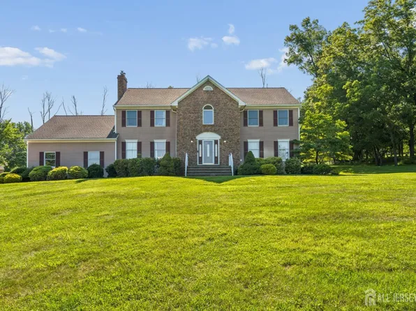 20 E Ridge Rd, Skillman, NJ 08558