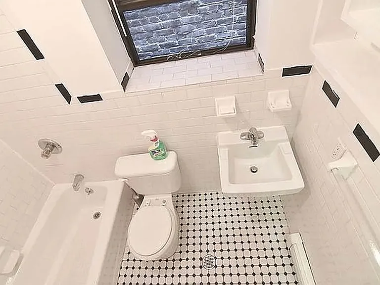122 Allen St #SEVEN — Photo 6