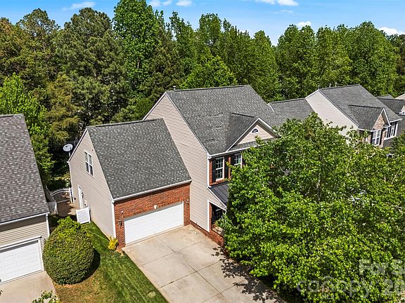 3rd image of 1229 Periwinkle Dr