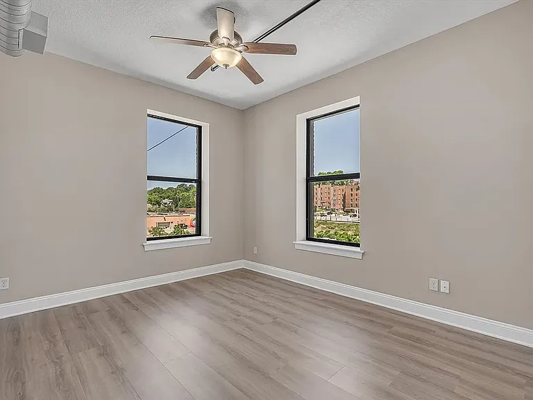 400 N Main St #405 — Photo 21