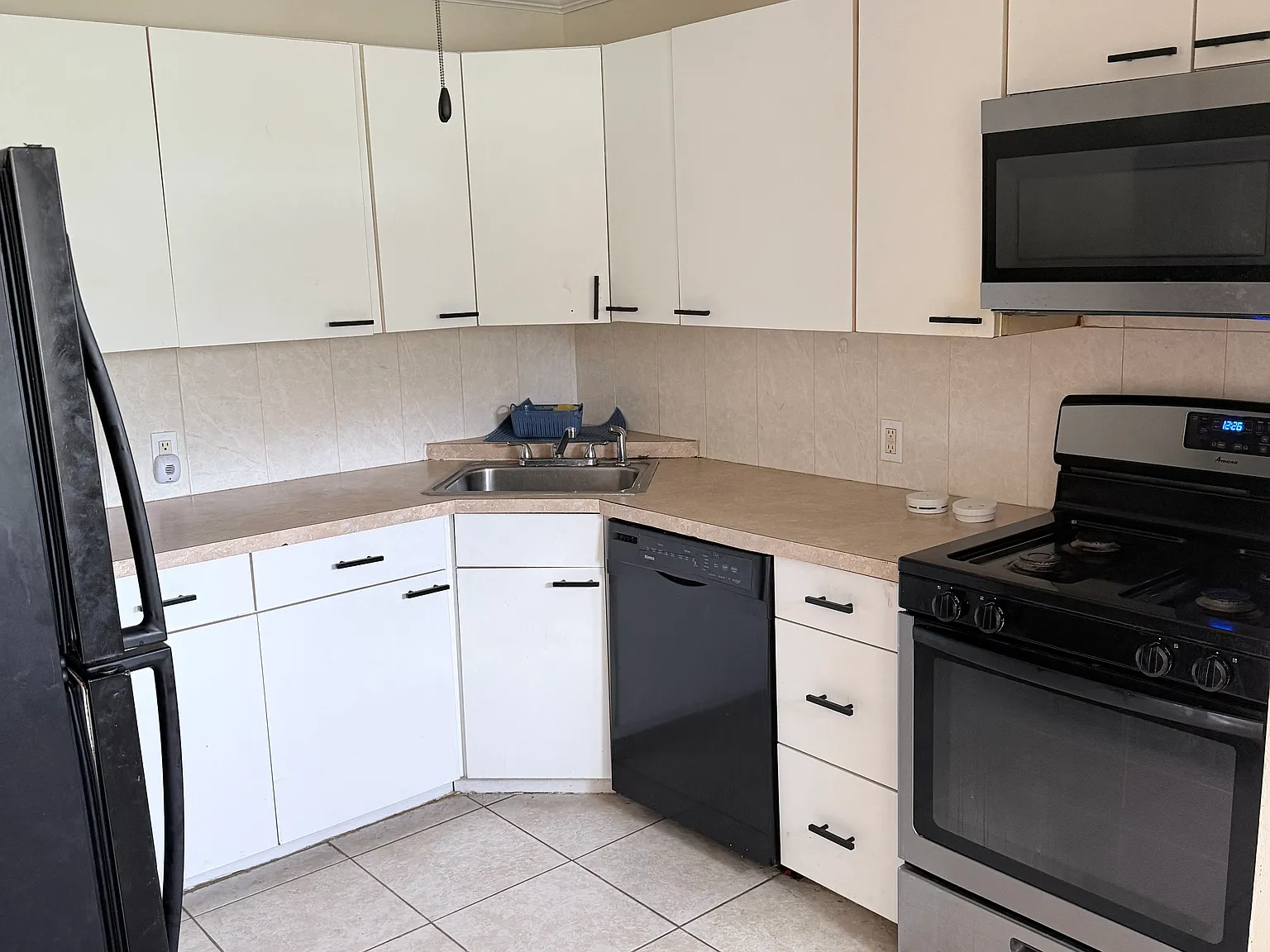 2 bed, $1,550 — Photo 2