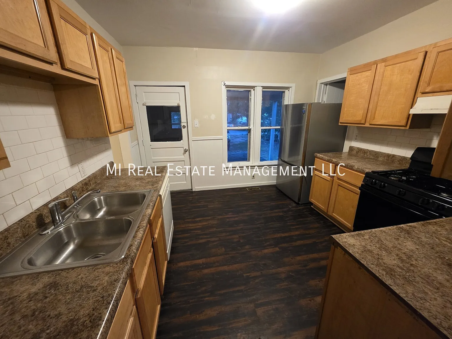5 bed, 2.0 bath, 2000 sqft, $2,600 — Photo 3