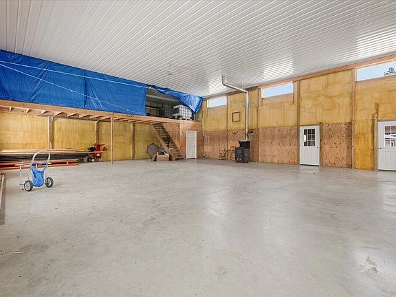 3rd image of 7789 New Delaware Rd