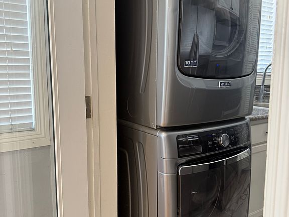 4th image of 1324 N Serrano Ave #1324