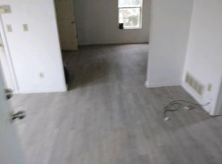 1077 E 148th St, Cleveland, OH