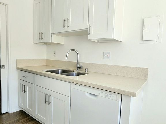 5th image of 1706 Brockton Ave APT 15