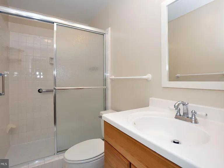 4847 Sangamore Rd #24 — Photo 19