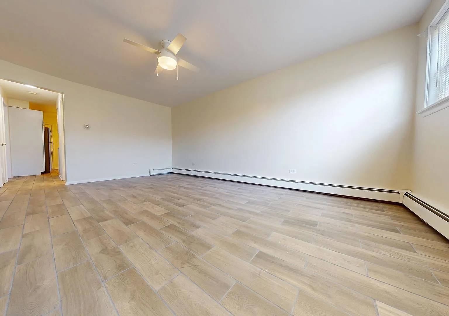 2 bed, 850 sqft, $1,600 — Photo 4