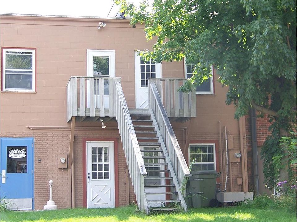 2nd image of 203 1st St NW