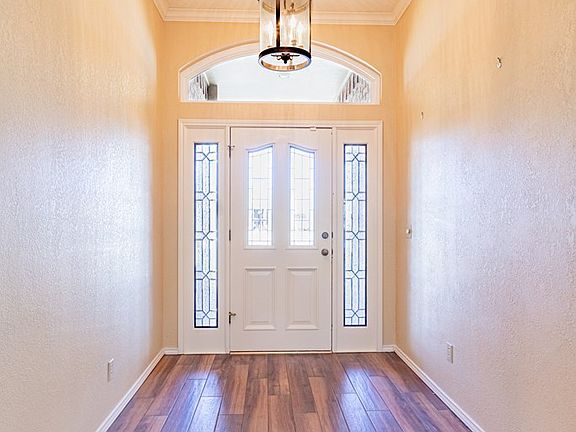 5th image of 3301 Woodhaven Dr