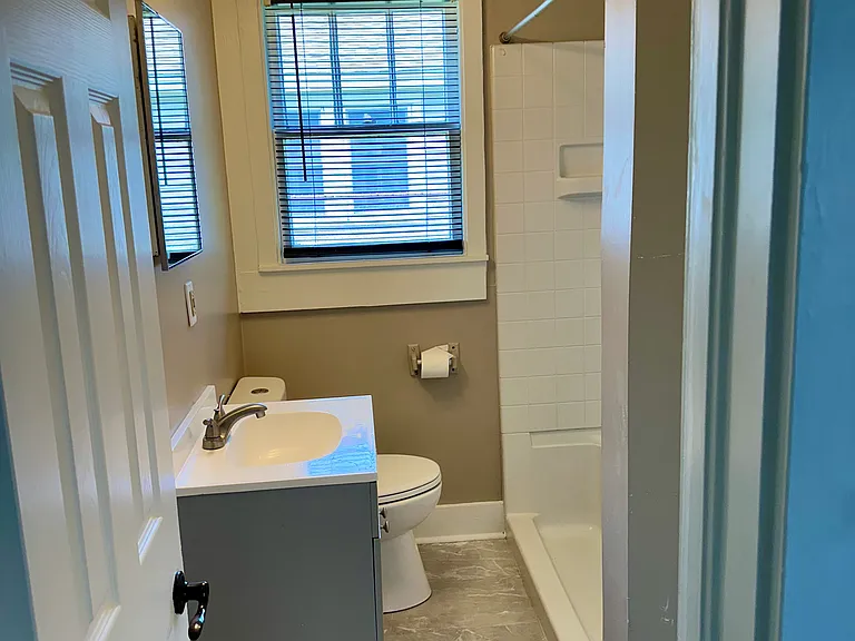 2120 Thornlee Dr — Photo 9