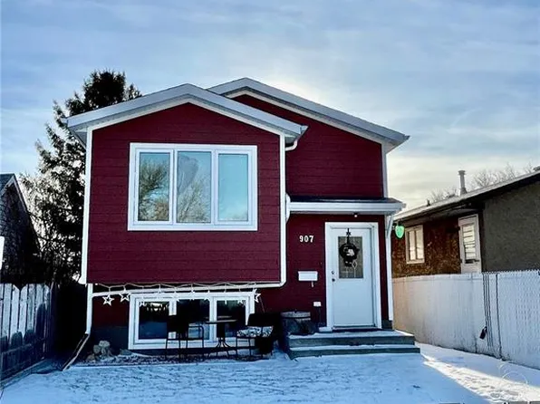 907 Ominica STREET E, Moose Jaw, SK S6H 0J1