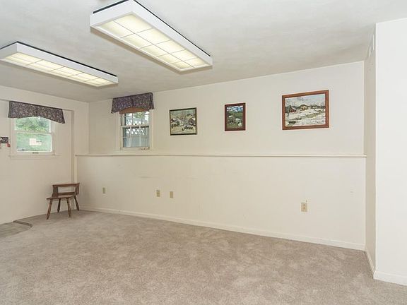 4th image of 14 Skyline Dr
